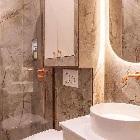 Faubourg Station Paris