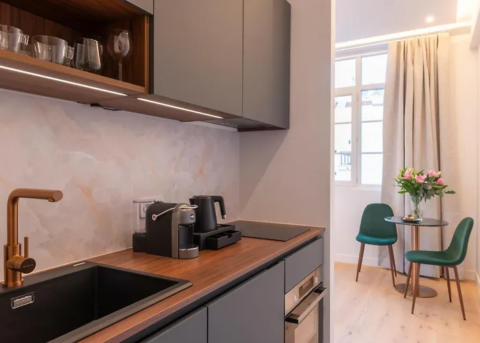 Faubourg Station Apartment *