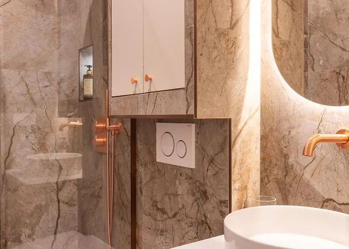 Faubourg Station Paris