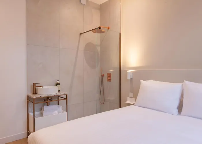 Faubourg Station Apartment *